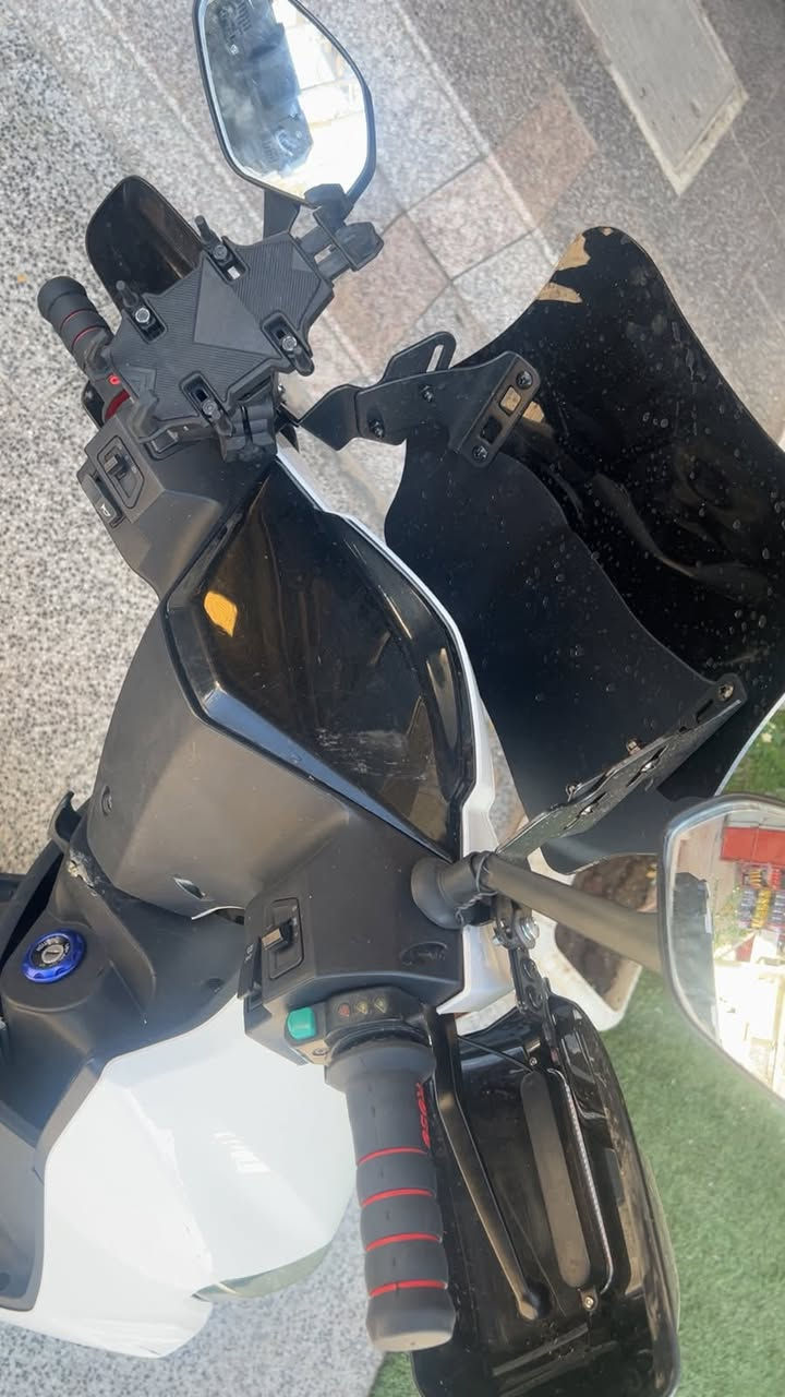 للبيع
🚲 دراجة شحن كهربائية “فضائي” للبيع

* 🔋 بطارية 6 وحدات، كلها جديدات مبدلات قبل شهر

* 🛞 تخم تايرات جديد

* 🛑 بريك دسك أمامي وخلفي (عنبار)

* 💡 لايت أمامي قوي (عالي وواطي)

* ⚙️ دبلات جديدة

*      حالة الكفرات 85%

* 🎒 وياها جنطة GS + إكسسوارات كاملة

* 🔌 شاحنة أصلية رقمية

* ⚡ السرعة:

    * بالشاشة توصل 56

    * وبالتطبيق (ويز) توصل 60

* ⚙️ بيها 3 سرعات

* 📱 منفذ USB لشحن الموبايل (15 واط)

السعر 700 الف وبيها مجال بسيط 

⸻

اتصال فقط ***********

📍 الدراجة نظيفة وما تحتاج شي، جاهزة للاستخدام
