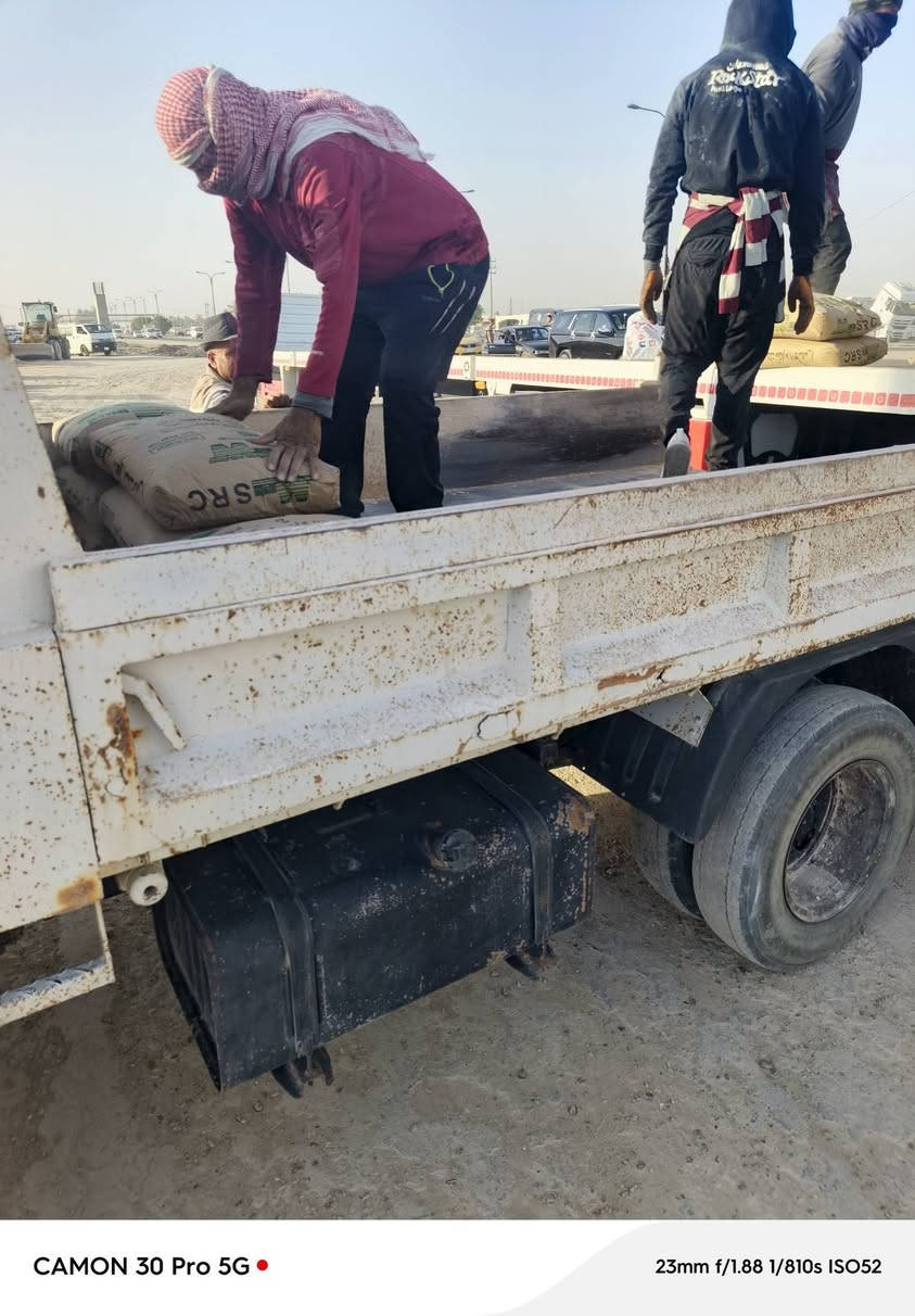 سلام عليكم مواد رخيصه جدآ رمل حصو سبنت جص كلشي موجود يحب يتصل ***********
