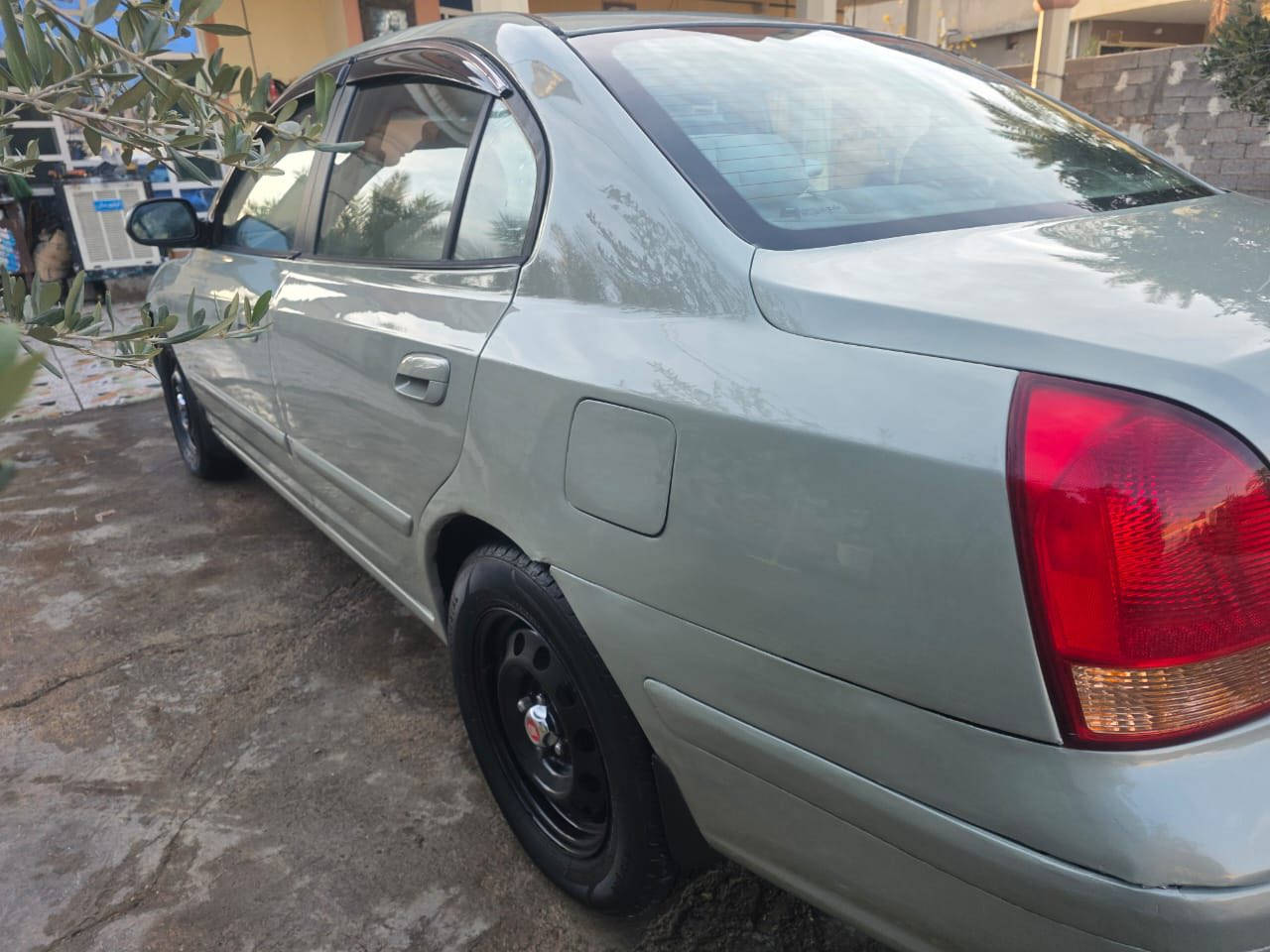 سلام عليكم النتره 2003للبيع بيه صبغ عام جماليه ضرر قطعتين خفيف وارد امريكي بدون دواخل سياره جديده مناقصه برغي لسعر لمطلوب ٧٥ وبيه مجال تحويل ثاني يوم مكان ديالى بعقوبه رقم صاحب سياره اني مكلف بل نشر ***********
