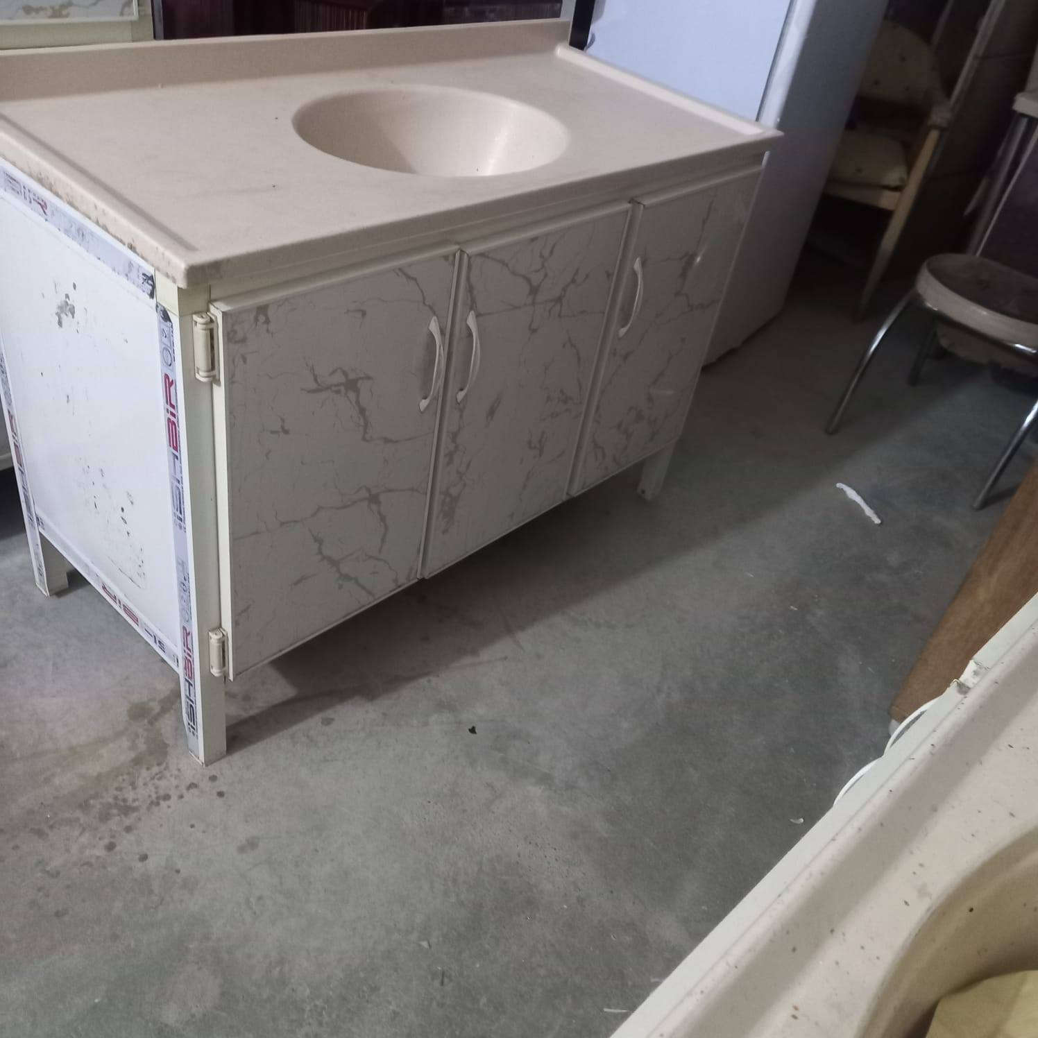 كاونتر الأبيض كامل ٢٥٠ الأحمر ١٣٠ بدون سنك والثالث هو وسنك ٢٥٠ وبي مجال


**إذا كنت صاحب هذا الإعلان وتريد حذفه لأي سبب، رجاءا أرسل رسالة إلى الدعم الفني**