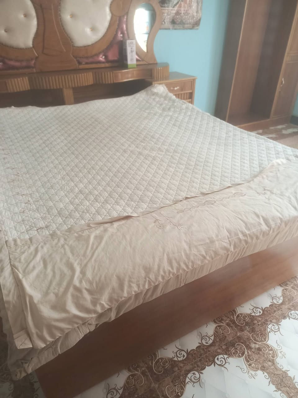 السلام عليكم جربايه نفرين تسكام حجم كبير مع دوشك جديد ايضا حجم كبير السعر 130 مكان حصوه حي عداي/ ***********
