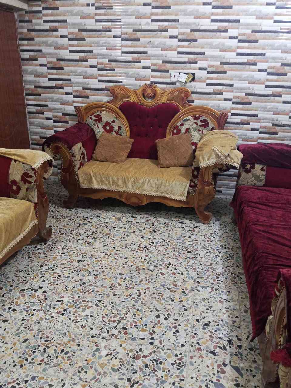 سلام عليكم عندي اهذ تخم راهسي نضيف سعره 225 اهذ رقمي ***********

