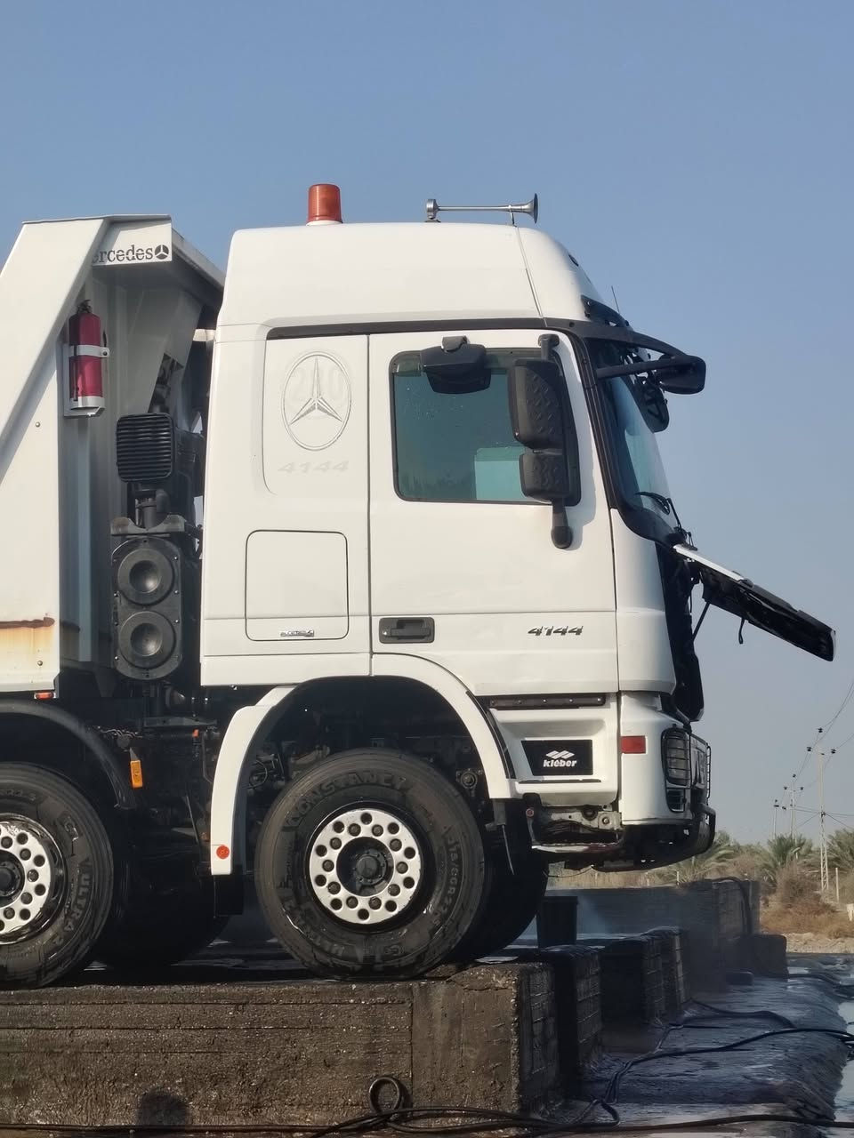 السلام عليكم
قاطره ومقطوره للبيع اكتروز  2011
***********
