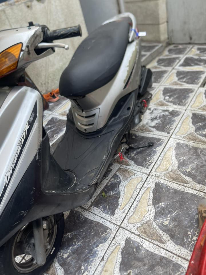 السلام عليكم دراجه يوماها بريز سرعه ١٤٠ للبيع الدراجه ابلاديه كفرات ابلاد مكينه ابلادممفتوحه نكره سلف وهندر كهربائياته شغاله مكينه خرسه شلعه ومعدل تاكل الشارع السعر٥٠٠ الرقم *********** المكان حي الجهاد
