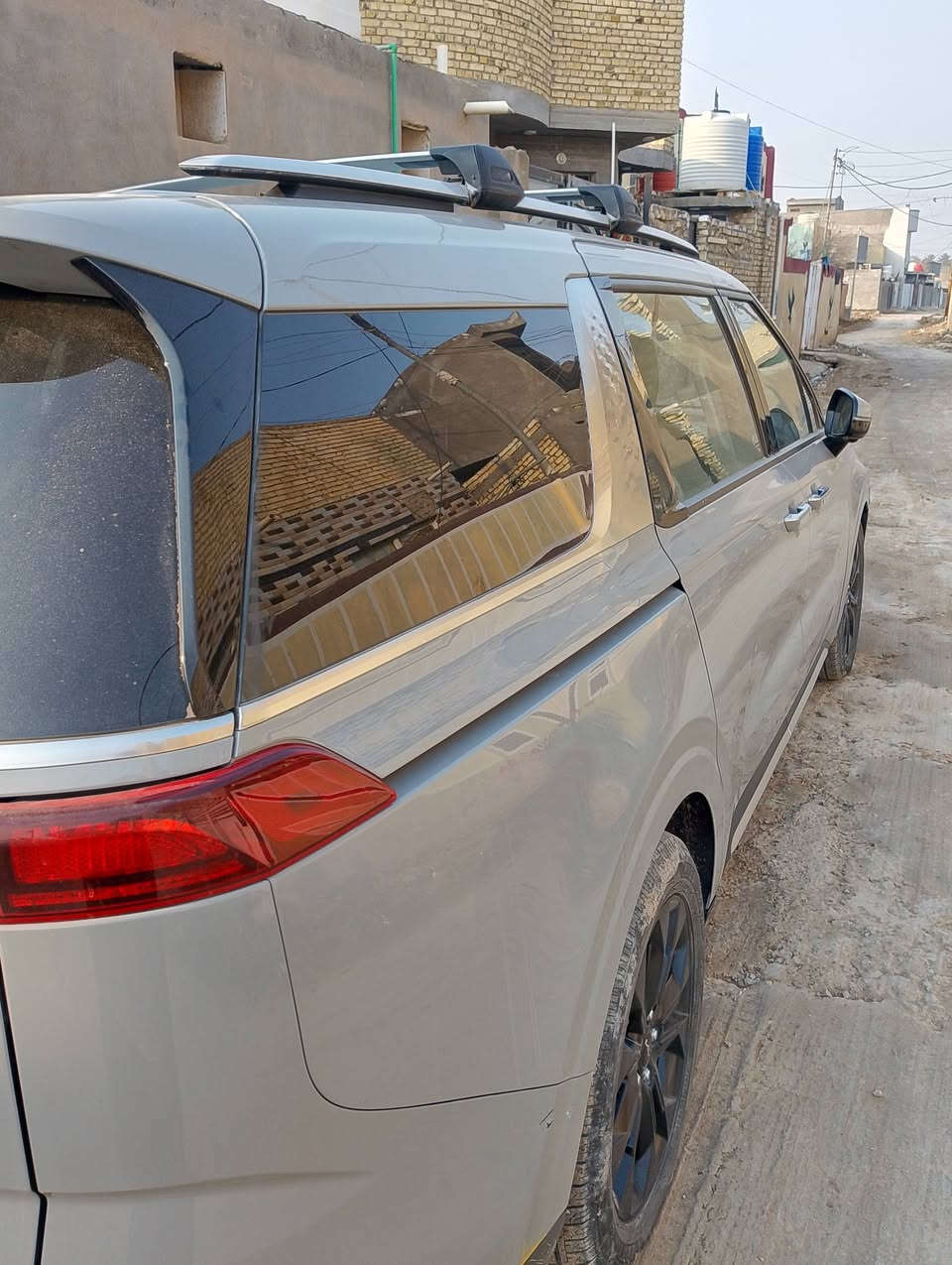 السلام عليكم من رخصت الادمن كيا كرنفال موديل 24 وارد امريكي للبيع او مراوس حسب القناعه  فئهSX فول حادثه تبديل جاملغ. بنيد ودعاميه نفس الون مواصفات رقم بغداد بااسمي مكان السياره بابل القاسم رقم تلفون السعر 290 ***********
