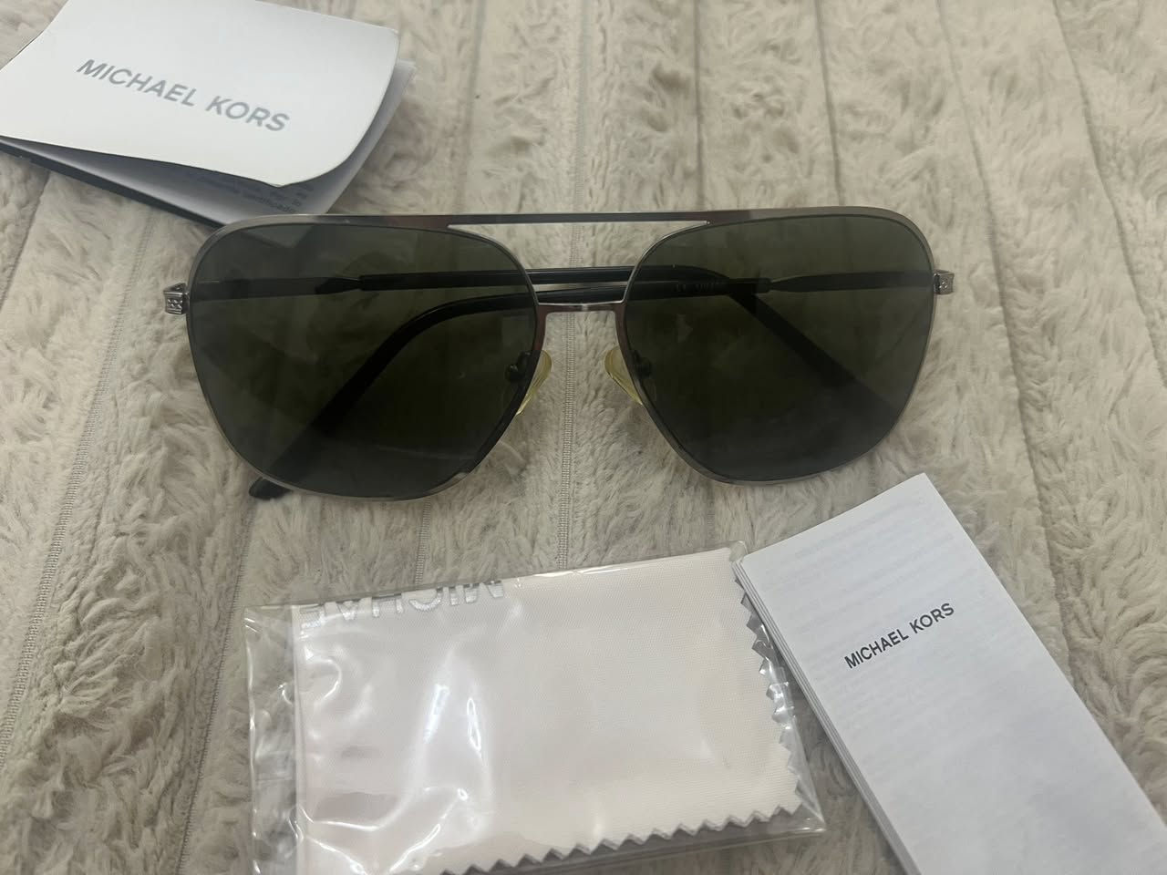 نظارة شمسية مايكل كورس اصلي صناعة ايطالي اصلي موديل طيارين


**إذا كنت صاحب هذا الإعلان وتريد حذفه لأي سبب، رجاءا أرسل رسالة إلى الدعم الفني**