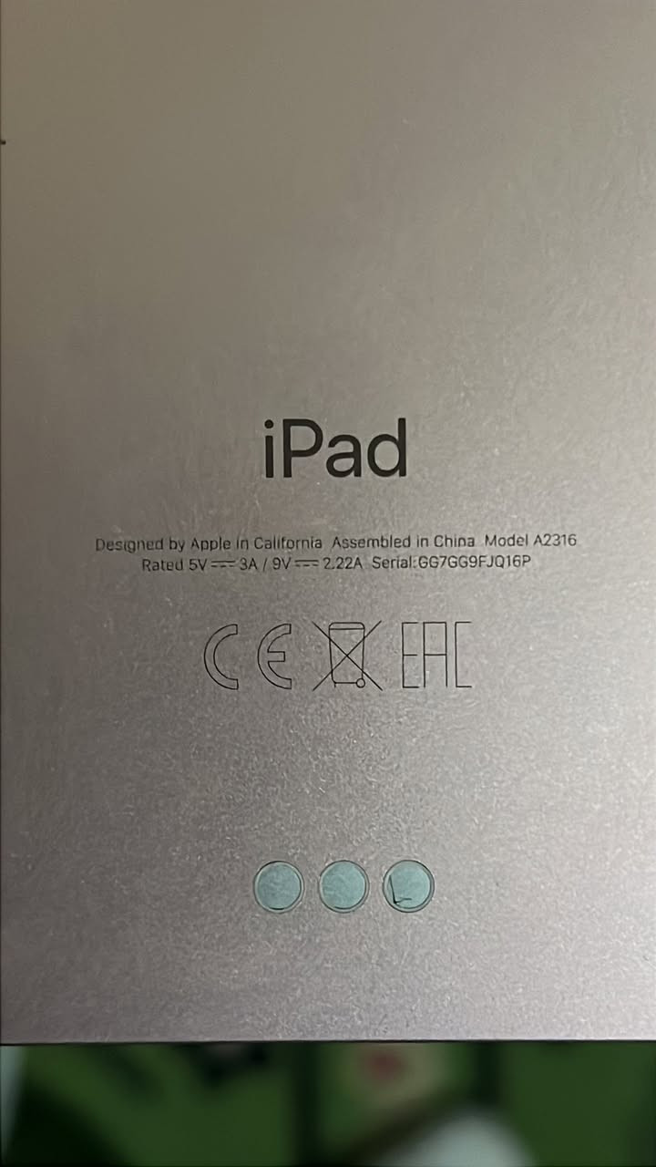 Ipad air 4 
ناسي شكد بطاريته وناسي شكد ذاكرتة
الجهاز يرادلة شاشة وتخطي ايكلود لان ناسي ،
جهاز فقط دون ملحقات 
امريكي
تواصل واتساب 
***********
