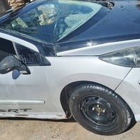 من رخصت الادمن  بيجو  308  السياره بسمي رقم دولي مكينه وكير كورله محور...
