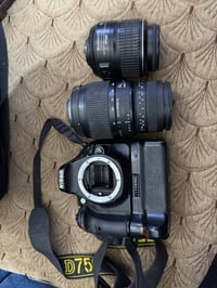 كامرا نيكون للبيع 5200 كامره   سعر 350 وبهي مجال    الي يريدها يتصل عل...