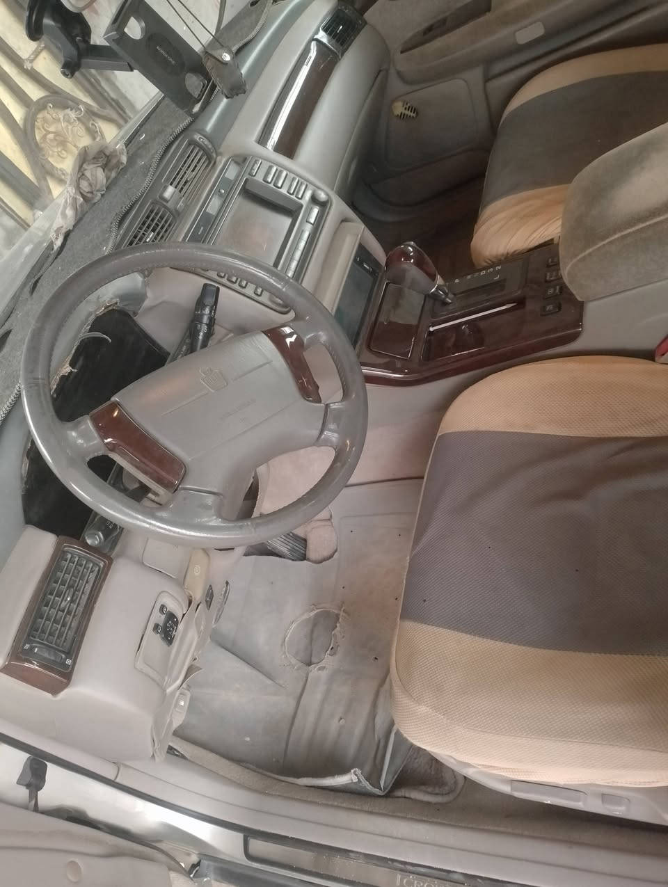 ملكه كصه قماره ادوات فول مواصفات اربع دكم متومه جاهزه القرنه كصه قماره فقط السعر 45 للاتصال ***********
