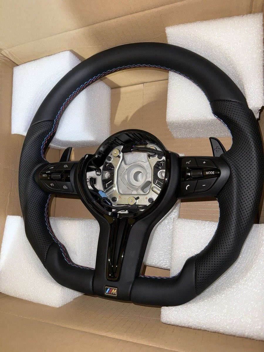 BMW M Sport دركة
مضلعة شفتات تحكمات غير مستعملة جديده بالكارتون تركب على اغلب فئات البي ام 
السعر 300$ وبيه مجال بسيط
بغداد البياع ***********
