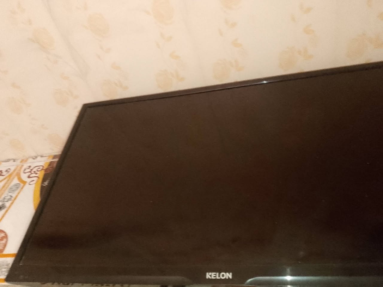 السلام عليكم شاشة براند KELON للبيع
شغاله كلشي ما بيها استخدام قليل
تجي بدقة FHD 
60هرتز
السعر 90وبيه مجال(ملاحضه ترا سعر الجديد بل سوق150)
توصيل موجود
مكاني السماوة 
رقمي ***********
