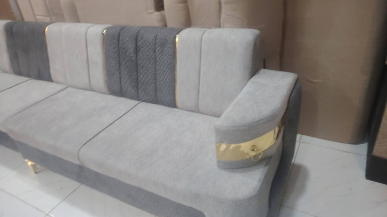 ديوان حرف L. بلوك سود
11مقعد ناصريه شارع 30 مدين
٣٠٠ الف 

معرض علي الزهيري

***********
