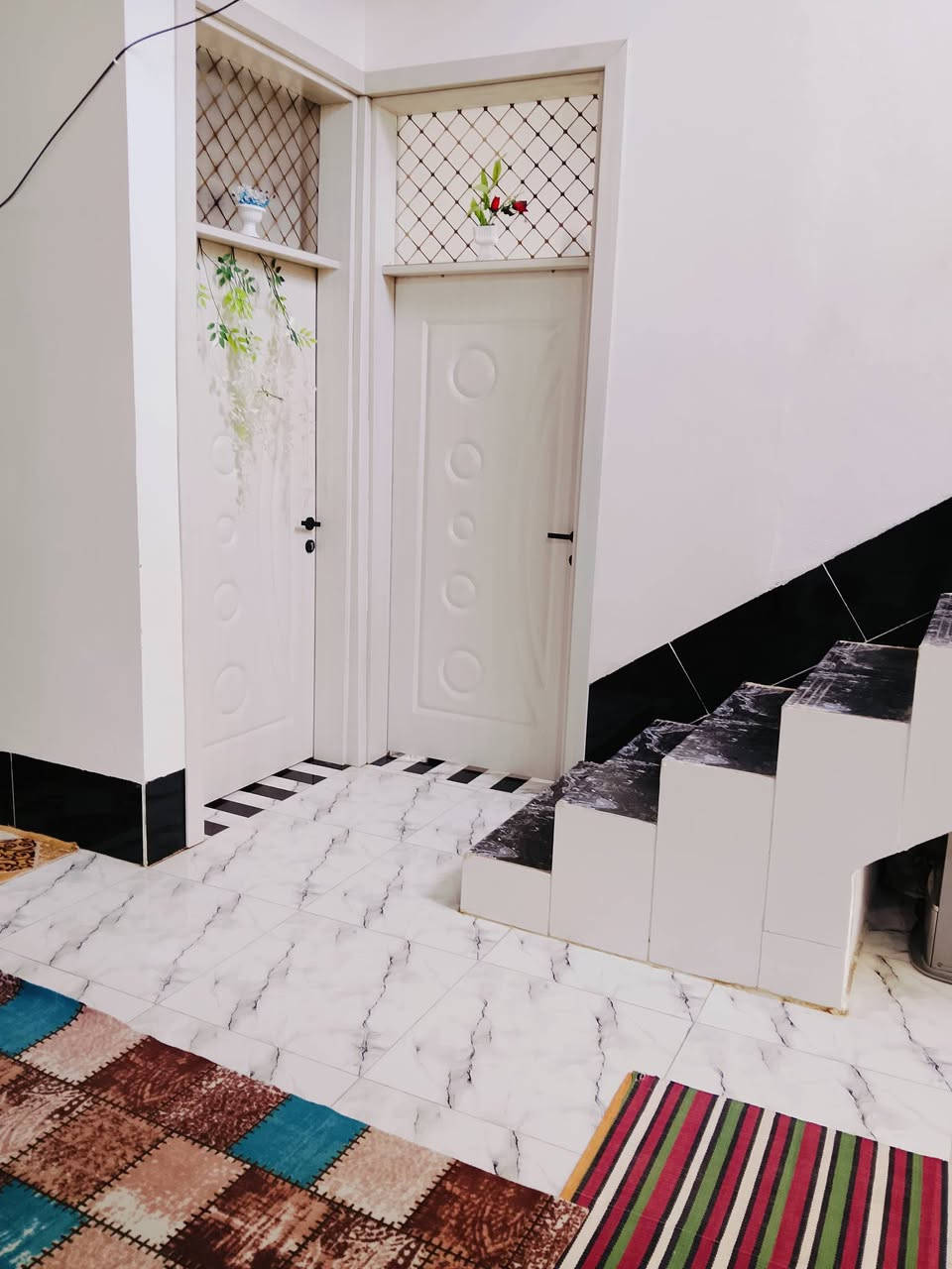 السلام عليكم بيت مساحته 270 متر طابو زراعي سند 25 مكان البيت الغالبيه وره بيت صراخ اتصال ***********
