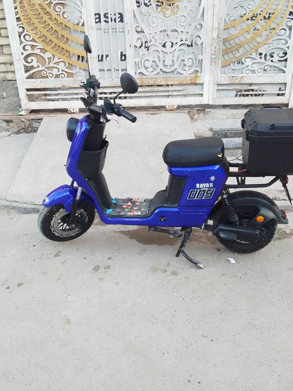 سلام عليكم دراجه شحن للبيع 009 ريان دراجه كفاله عامه بيه هواي مواصفات بطاريات قبل سبوعين مبدلهن جدد كلهن 32 امبير برغي نقص ما بيه مكان بغداد بلديات واتساب ***********
