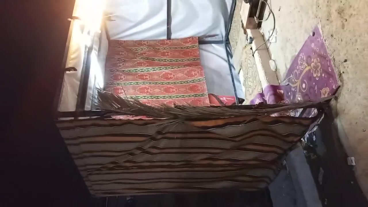 السلام عليكم تكيه عرض ثلاثه متر نزال مترين ارتفاع مترين ونص مع ميز مترين في متر للبيع المكان بغداد العبيدي الشهداء الثانيه السعر بلخاص ***********
