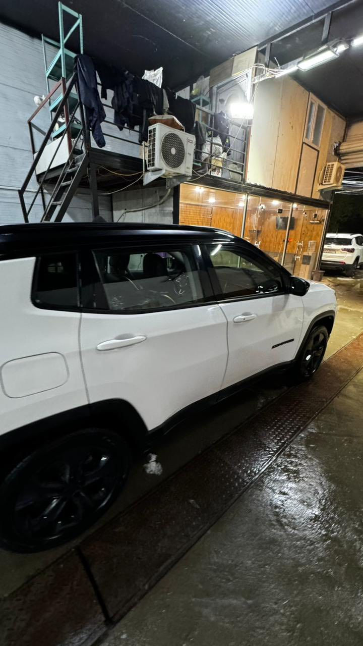 السلام عليكم 
جيب كومباس 2021 
السيارة حادثها فقط صبغ هلال بالجاملغ الخلفي  
رقم اربيل الجديد تحويل او وكالة بالي يعجبك 
بصمة
المحرك 2500 
تحكمات ستيرن 
اربع وضعيات قياده 
هاند بريك بصمه
تحكم كشن سايق كهرباء 
نظام بصمة و تشغيل عن بعد 
قطعتين تبريد 
كشنات جلد 
نظام اوتو ستارت
شاشة(car play)
تدفئة كشنات 
تدفئة ستيرن
المقاعد جلد اسود 
السيارة Two 2️⃣ colour 🖤🤍
السعر 168 وبيها مجال بسيط
السيارة مناقصها اي شي متصرف عليها ربع كلشي بيها كامل 
مكاني بغداد السيدية 
الرقم ***********
