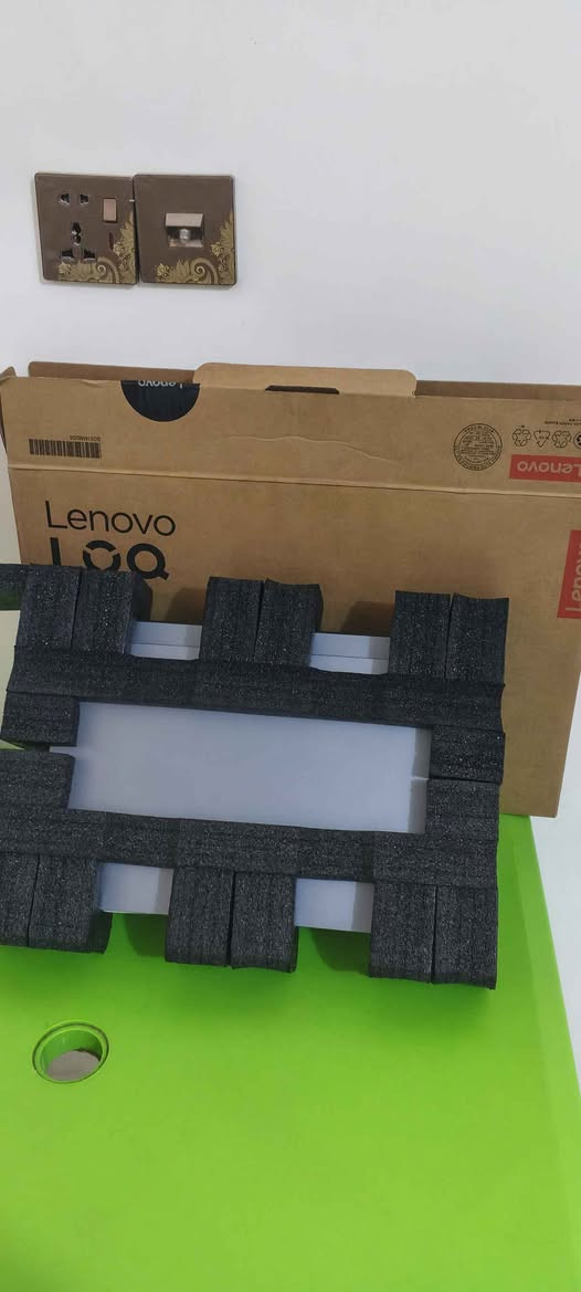 🔥 **للبيع | Lenovo LOQ 15ARP9 Gaming Laptop** 🔥 مشحونة 16 مرة فقط 

🎮 إذا تدور على لابتوب ألعاب قوي ونظيف شبه جديد، فهذا الخيار مناسب جداً للألعاب، الدراسة، والتصميم.

✅ **المواصفات:**
🔹 **المعالج:** AMD Ryzen 5 7235HS
🔹 **كرت الشاشة:** NVIDIA GeForce RTX 4050 6GB (قدرة 105W)
🔹 **الرام:** 12GB DDR5
🔹 **التخزين:** 512GB SSD M.2 NVMe
🔹 **الشاشة:** 15.6" FHD IPS 144Hz
🔹 **النظام:** Windows 11 Home

✨ **مميزات الجهاز:**
🔋 البطارية 100% وصحة ممتازة
🔄 عدد دورات الشحن: 16 مرة فقط
📦 الكارتون الأصلي والشاحن الأصلي موجودات
🛡️ ضمان شركة ساري ومتَبقي حوالي 6 أشهر
💯 استعمال خفيف جداً ونظافة عالية

🎯 **مناسب لـ:**
✔️ PUBG / Warzone / Fortnite / FC25
✔️ التصميم والمونتاج وبرامج الهندسة
✔️ الاستخدام اليومي والدراسة

🚀 جهاز جاهز للاستخدام مباشرة بدون أي مصاريف إضافية.

📍 **الموقع:** بغداد. 
السعر 💵 💵 990 الف دينار عراقي مع ضمان 6اشهر من شركة 

📩 للمراسلة والاستفسار على الخاص. أو ***********

#Lenovo_LOQ #RTX4050 #GamingLaptop #LenovoGaming #LaptopForSale #بغداد #لابتوب_للبيع #LOQ15ARP9 #Ryzen5 #144Hz

⭐ **نقطة قوة مهمة:** الجهاز ما زال بحالة شبه الوكالة مع بطارية 100% ودورات شحن قليلة جداً، بالإضافة إلى ضمان شركة ساري وكامل ملحقاته الأصلية. بغداد, العراق

