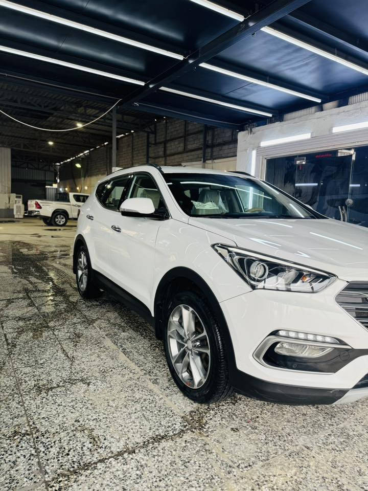 سنتافي ٢٠١٨ خليجي ٤ سلندر اقتصادي ماشية ١٣٣ الف  مكفوله كفالة عامة من محرك و كير وصبغ  عده شبر تقشير مال صبغ مصورهم قبل التعديل 
السيارة كشن سائق كهربائي حساسات امامي خلفي كامرأت 
شاشة دشبول وبقية المواصفات امعروفة للتواصل
السعر قفل ١٧٩ 🔒 
***********
