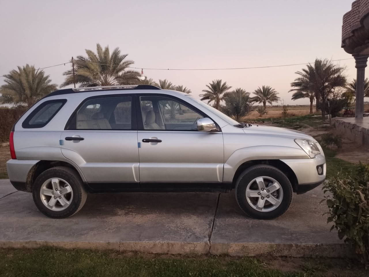 السلام عليكم سبورتج 2009 رقم بغداد الدولي قطعه صبغ واحده فقط بدون دواخل والباقي كفاله عامه تبريد شغال مكينه وكير خير من الله شاشه السياره حلوه  المكان بابل جبله ***********  السعر 116 وبيه مجال حق الجيه
