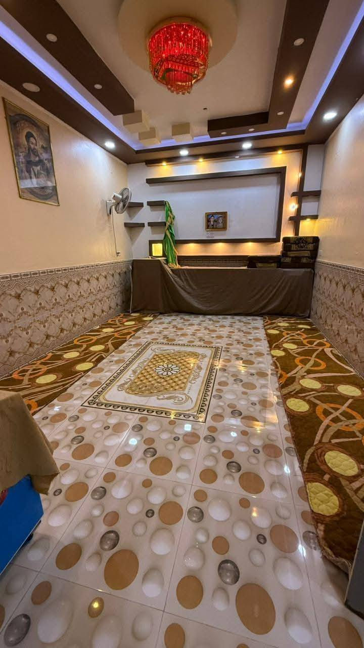 السلام عليكم 
بيت زراعي للبيع منطقة ام هوش آل ابو حسين 
المساحة ٣٠٠م بناء درجة أولى رباط صب كونكريت
غرفتين وصالة ومطبخ وبراني وحديقة مرتبة 
البيت جدا نظيف ومرتب 
السعر ٧٣ مليون 
***********
