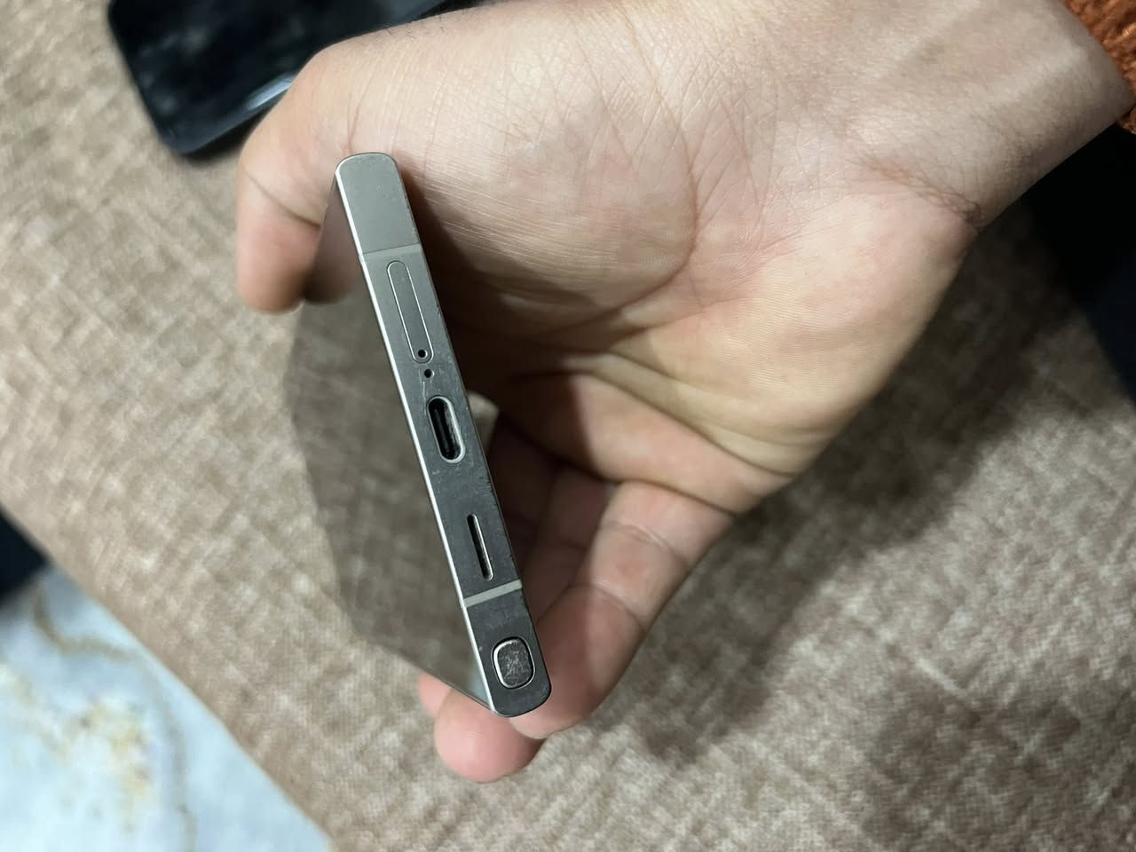 السلام عليكم سامسونج S24 الترا لون تيتانيوم كفاله عامه الجهاز ما مفتوح ذاكرة256
هاتف/ ***********
