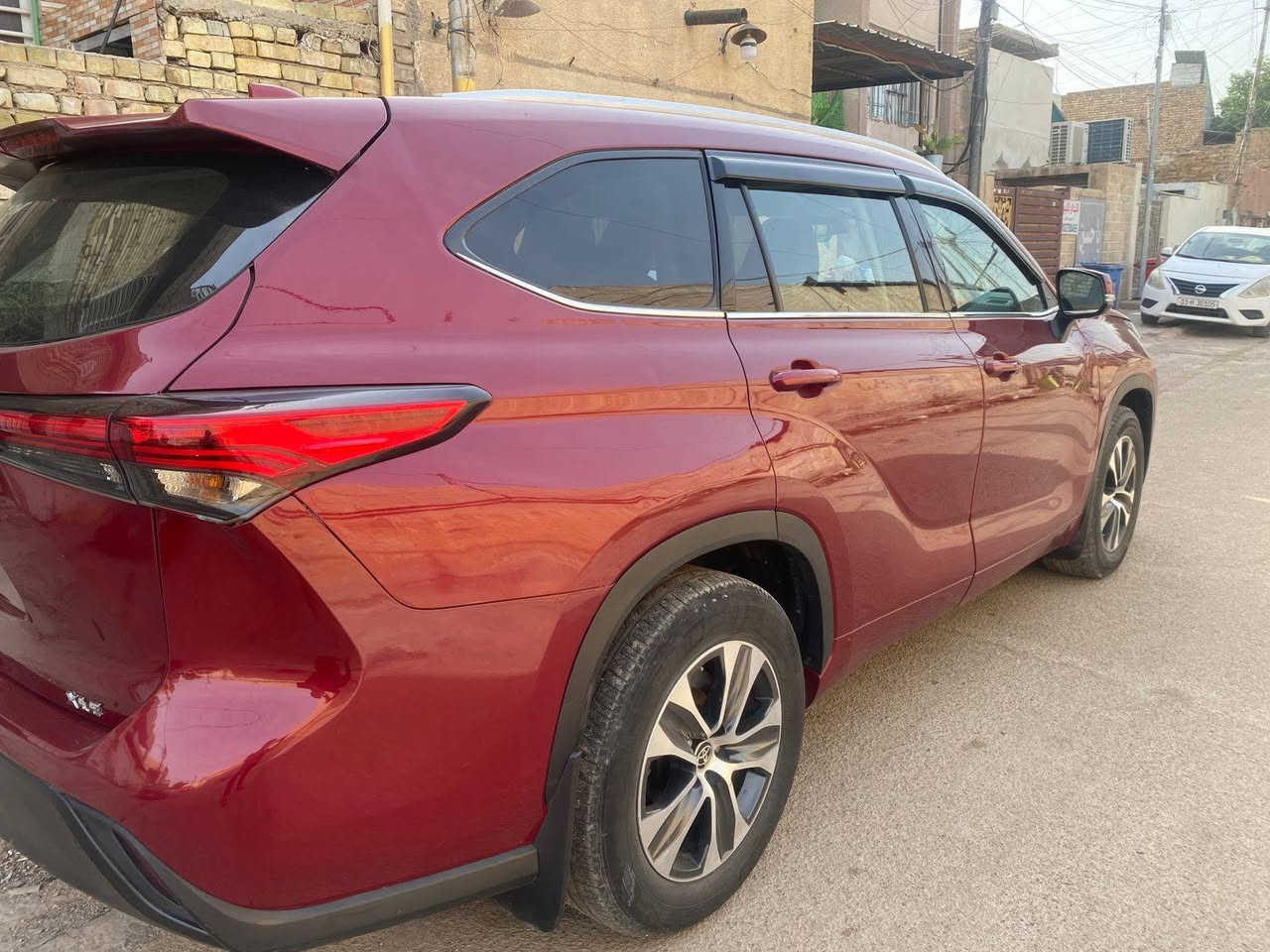 السلام عليكم للبيع او مراوس Toyota Highlander
هايلندر موديل 2022 XLe رقم بغداد  6 سلندر حادثها من امريكا قبق الصندوق فقط وبالعراق صار بيها صبغ احزام وربع القماره فقط بدون دواخل

فول مواصفات
سلايت شاشة جبيره كامرة شحن وايرلس اشاير مري تحكمات ستيرن كشنات جلد تدفئه كشانات رادارات تشغيل عن بعد اوتو هولد صندوق كهربائي بصمة ابواب وبصمة تشغيل  7 راكب 3 قطع تبريد السيارة جاهزه وماناقصها شي مكاني بغداد الغزالية وهذا رقمي للاستفسار سعرها 210 وبيها مجال ***********
