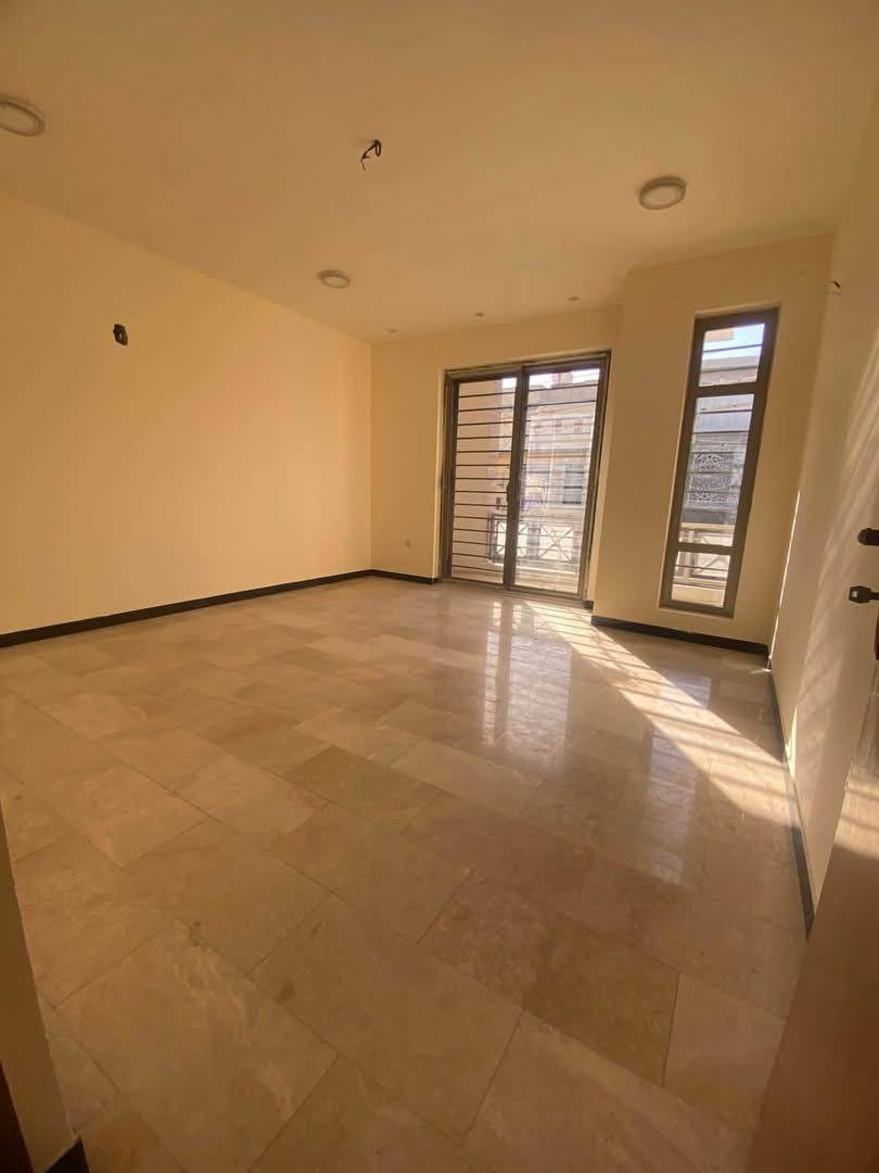 للإيجار في السيدية
بيت مساحة 100 متر وجه5 نزال 20  
يتكون من:. 
🏠 4 غرف نوم 
🏠 صالة
🏠 مطبخ 
🏠 خدمات
بدل الايجار 1,350,000  
📍 الموقع: السيدية مربع المثلث الذهبي 
————————————
📞للاستفسار:☎️ 

📍 أو زيارة:
مكتب حلم بل سيديه 
***********
