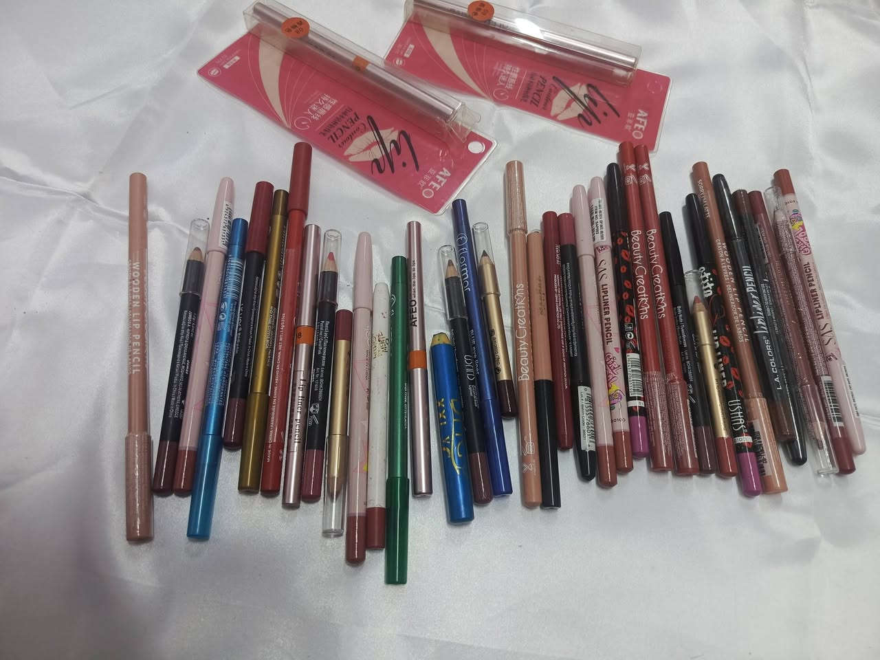 مكياج شلعه تقريبا ٢٠٠قطعه


**إذا كنت صاحب هذا الإعلان وتريد حذفه لأي سبب، رجاءا أرسل رسالة إلى الدعم الفني**