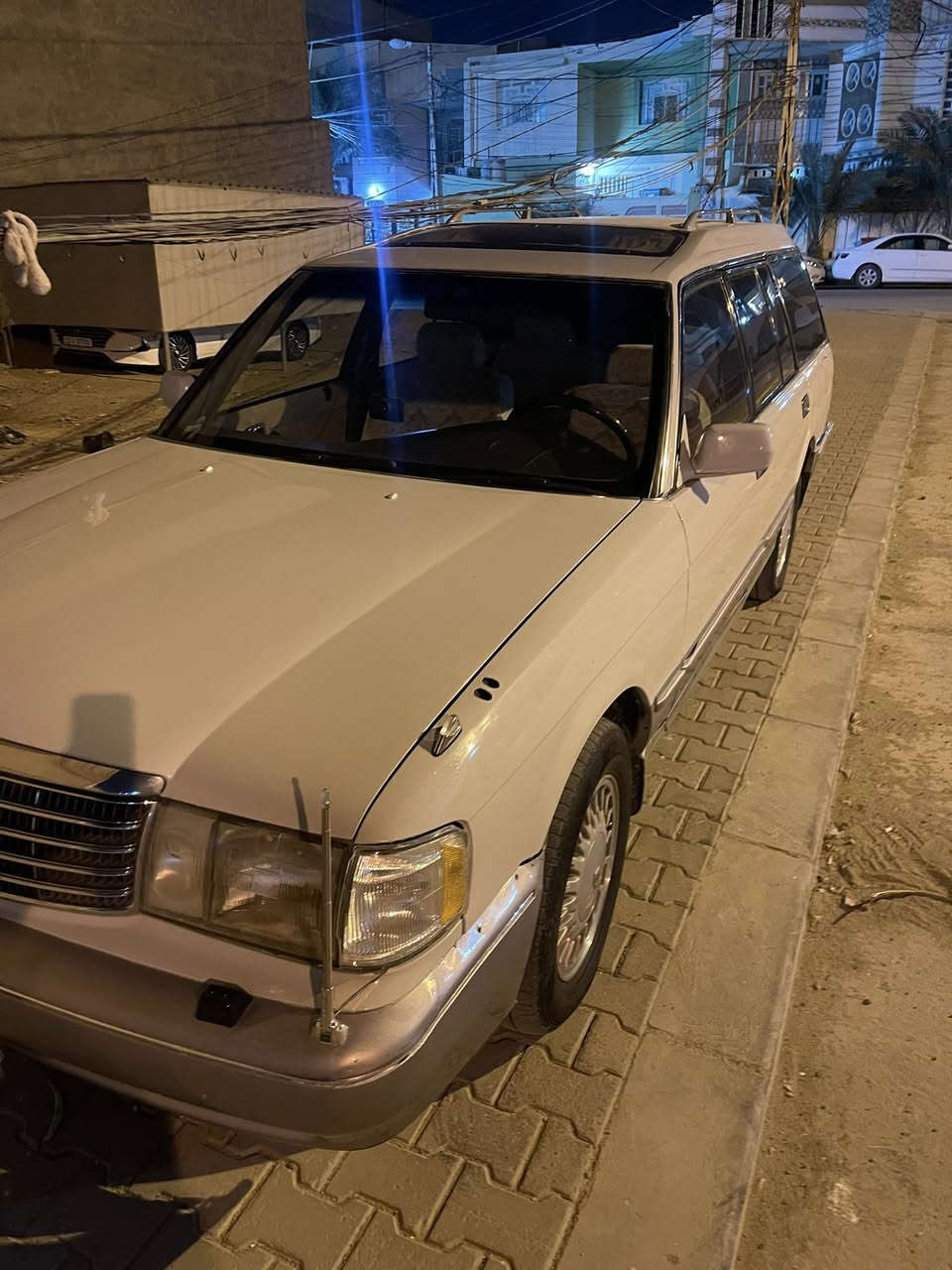 سلام عليكم شباب
كراون ديلوكس اصل موسيدان سبعه راكب
رقم كربلاء سنويه ل 28 راعيه بل نجف 
مكان السياره نجف
للبيع او مراوس حسب القناعهه
مديل 91 كفاله من كصه ونقل جثه
صبغ عام اثر جراد 
مكينه وكير وحداديه مكفولات 
تبريد شغال ثلج منضومه كامله مبدله
كهربائيات كله شغاله 
تخم تاير دلنلوب ويل بلادي مالت حاويه 
اني معمره على ايدي تعمير جناي
 سياره جاهزه نصبته احله من الصور
سعر 68 الشراي بيخير ويدلل 
 ***********
