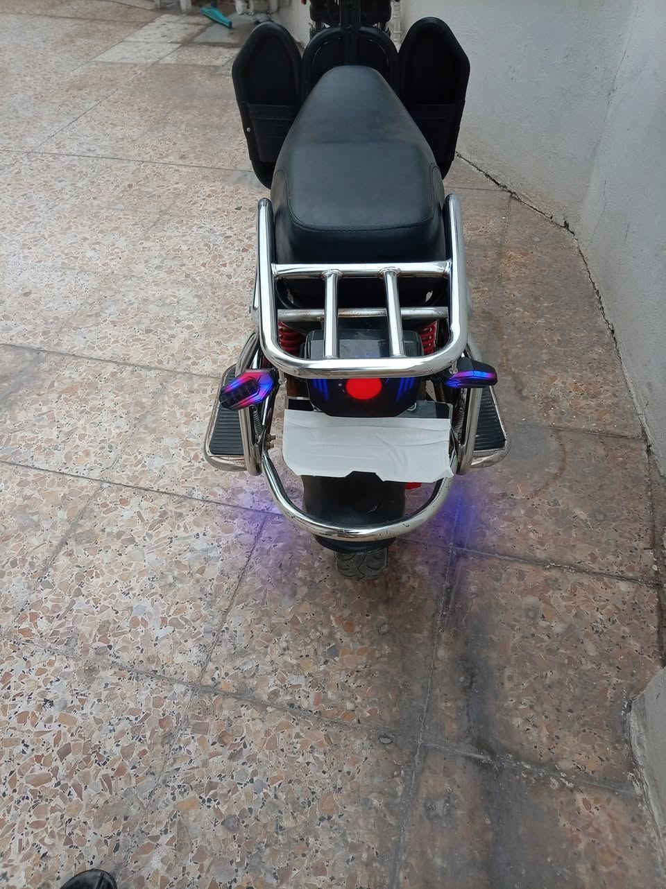 السلام عليكم متاح ماطور شحن للبيع موديل 2023 مابي اي نقص البطاريات على الفحص السعر ٤٠٠ وبيه مجال العنوان هيت الجبل قرب شركه صدى الناعور ***********
