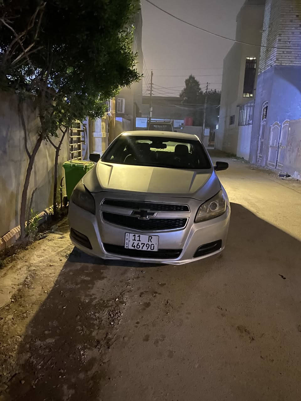 السلام عليكم 
 
ماليبو موديل 2013 
رقم بغداد باسمي 
وارد امريكي صور الحادث مرفوقه بالمنشور 
كشنات مخمل كهرباء
تحكمات ستيرن جهتين 
كروز سرعه شغال 
غرفه نضيفه 
يرادلها شويه ترتيب للخارج 
عارضها 82 وبيها مجال شي بسيط 
رقم بي واتساب ***********
