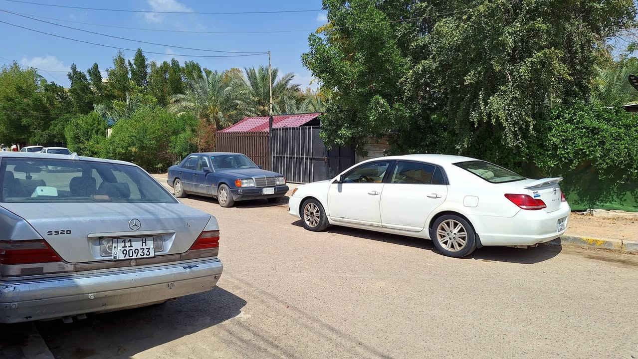 السلام عليكم
بسب الوعود الكاذبة اعيد النشر

السعر ٨٣ وبيها مجال
............
افلون ٢٠٠٦ وارد خليجي،،كير ومحرك بحالة جيدة،،تبريد ثلج،،،بيها تبديل جاملغ،،السيارة نضيفة،،،رقمها بابل انكليزي،،،السيارة بأسم والدي ثاني يوم التحويل،،العنوان بغداد شهداء السيدية،،قرب تقاطع درويش
رقم الوالد
ابو سرمد ***********
اخوان اني مكلف بالنشر اتصل وتدلل.
