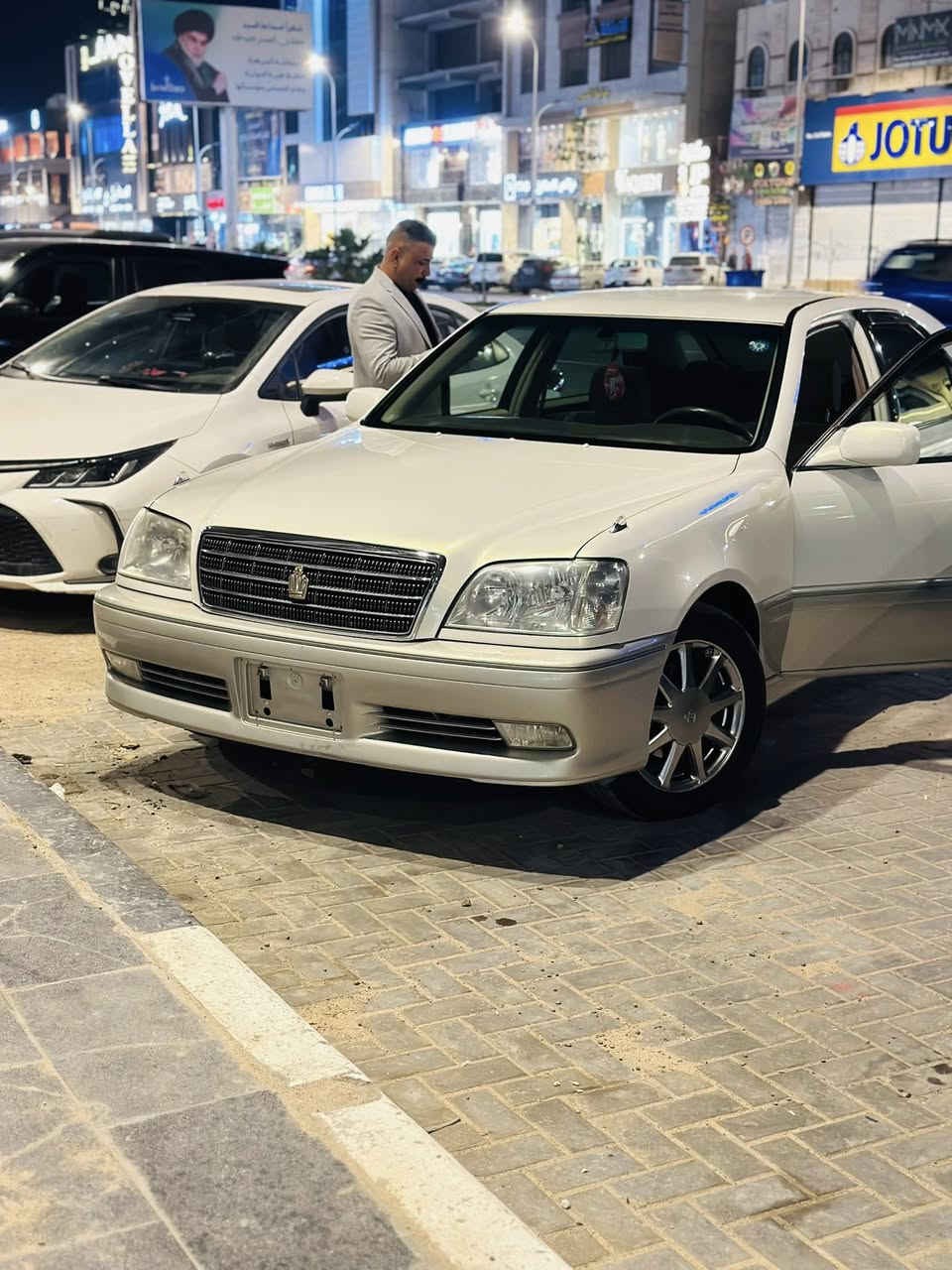 السلام عليكم 🤝
ملكه جنون البيع 
اصل كرستال3دكم 2003
حته كواتم بيه سياره جديده
برده + كشنات4 كهرباء
سياره اصوليه رقم بصره باقي بس كمرك مامدفوع
العنون البصره استفسار***********
