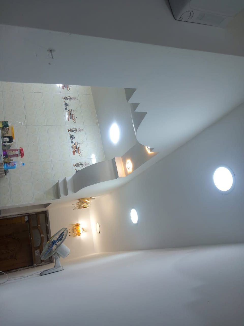 السلام عليكم بيت للبيع رقم 100 متر معامله واصله للتقيم نهاوند شارع عشرين قريب على شارع اول فرع بناء حديث للمعلومات اتصال 📞 ***********
