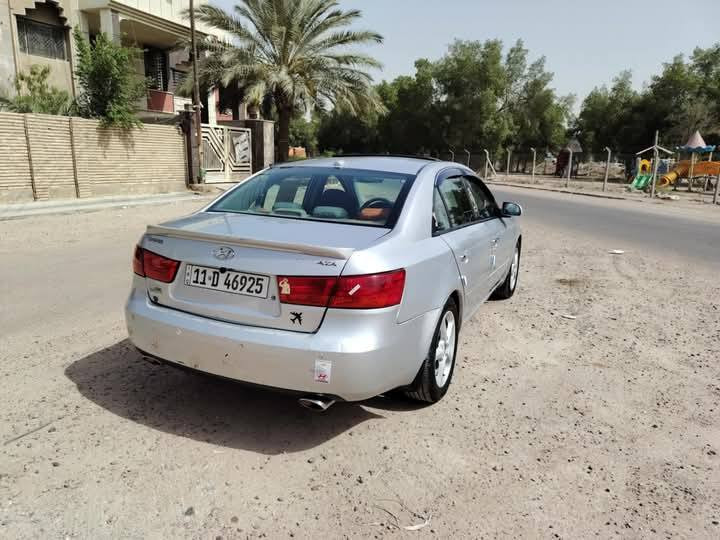 السلام عليكم سوناتا موديل 2008 محدث 2010فول مواصفات فتحة تحكم ستيرن جهتين شاشة كامرة خلفية دوارة حساسات خلفية مثبت سرعة كروز سرعة مكينة ستة سلندر سيارة جاهزة من كلشي صدر امامي خلفي جديد تخم تاير جديد دبلات جدد ياتري جديد ترايهة زيرو وين متريد رقم بغداد انكليزي تحويل مباشر سيارة حادثه جاملغ خلفي بدون دواخل سيارة نضيفة مال جناي تبريد ثلج  السعر 95 بيه مجال الطيبين الهاتف *********** تصل على الرقم وتدلل مكان بغداد مدينت الصدر
