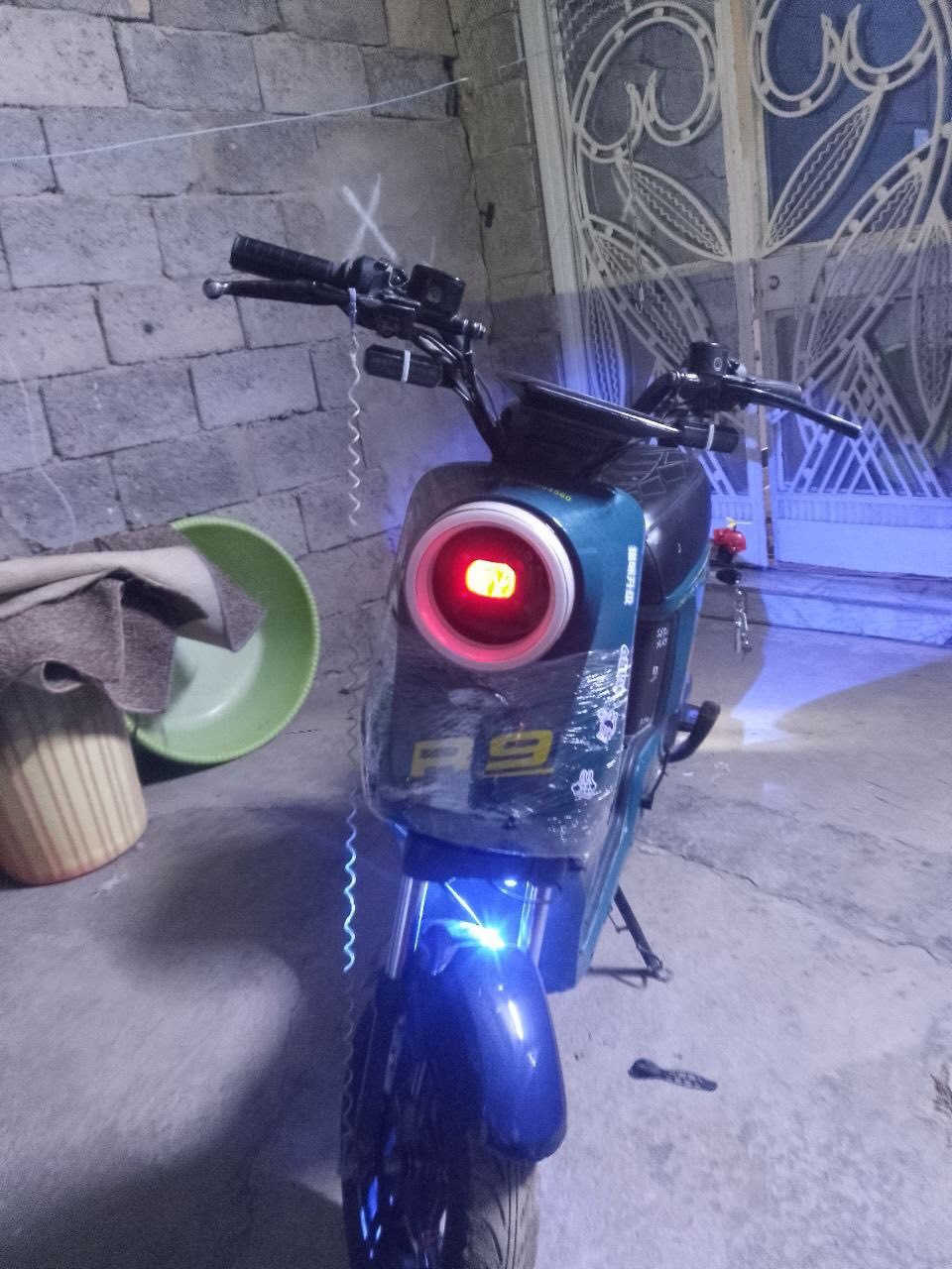 دراجه r9 للبيع
السلام عليكم دراجه شحن ار تسعه دراجه نضافه 85/100كهربائيات مبدل بيها بس جاملع امامي بطاريات نص عمر مكاني بغداد الدوره شارع الكوخ رقم الهاتف او الاستفسار *********** موجود واتساب
