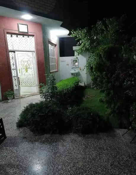 دار للبيع..مكان الراشدية حي السلام..
عبور مشروع المراسمة فرع جامع الرقيب..
(مساحة 200م كامل من كلشي بناء حديث عقد 25 )
تبليط +مجاري طابق واحد غرفتين نوم وصالة وحمام داخلي +غربي حولي بيتونه ع طول الواجهة تصير غرفة ثالثة بس يحتاج قاطع  صحيات خارجية+ مطبخ طرمة كراج سيارة وحديقة صغيرة ..للأستفسار أكثر الأتصال ع الرقم بي واتساب ***********...سعر 105مليون
