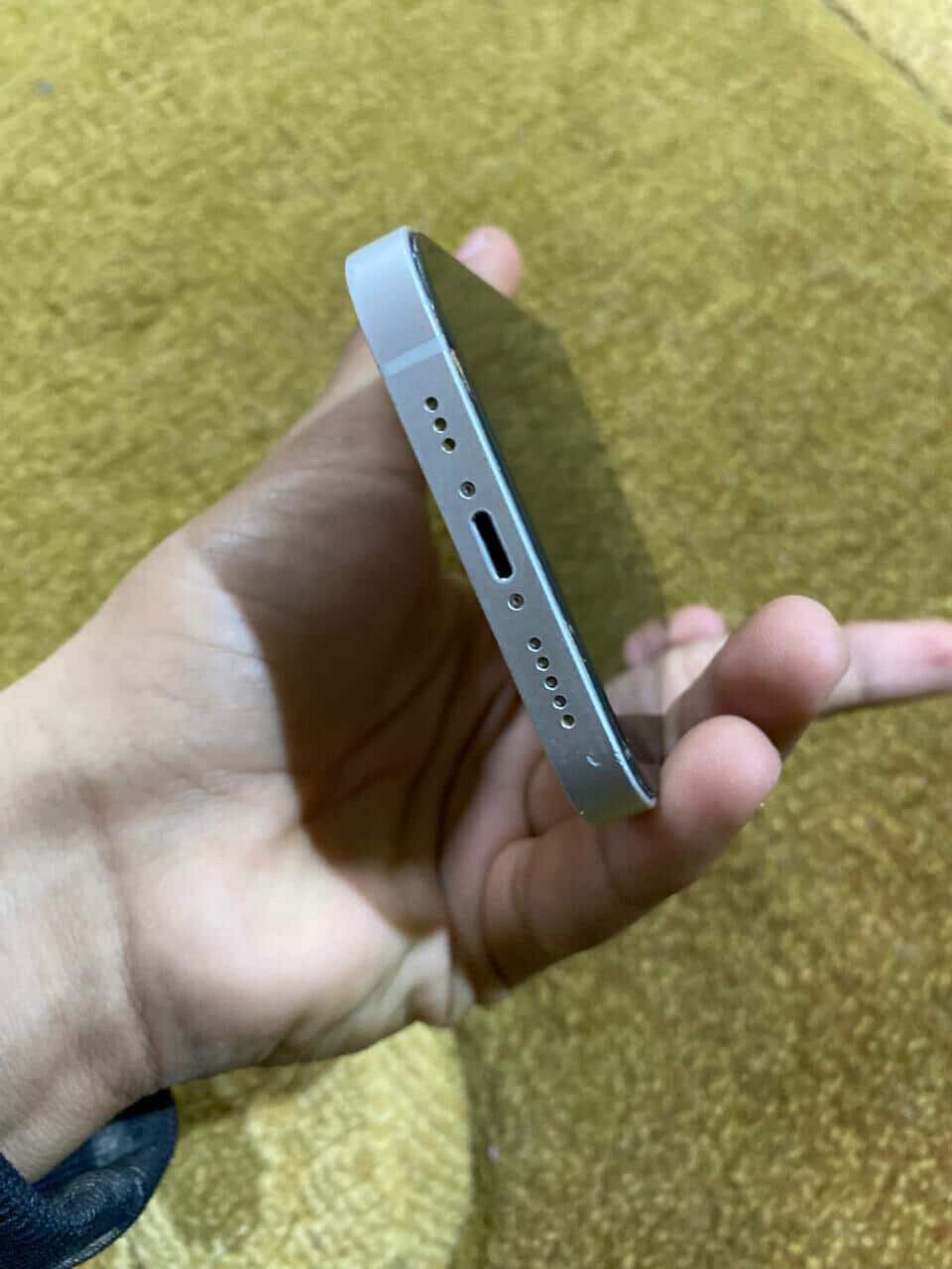 للبيع ١٣ كامرتين مكفول ذاكره ١٢٨ بطاريه ٧٨ فقط الضهر مثل مموضح للتواصل واتساب ***********
