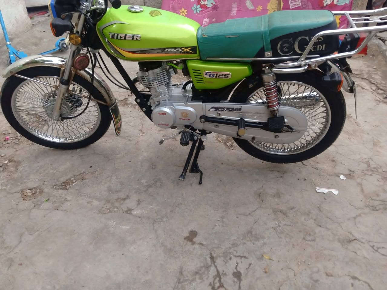 الدراجة تايكر مكفوله كفاله عامه الدراجة برغي ما مفتوح بيها العنوان بغداد الزعفرانية السعر 600 الرقم ***********
