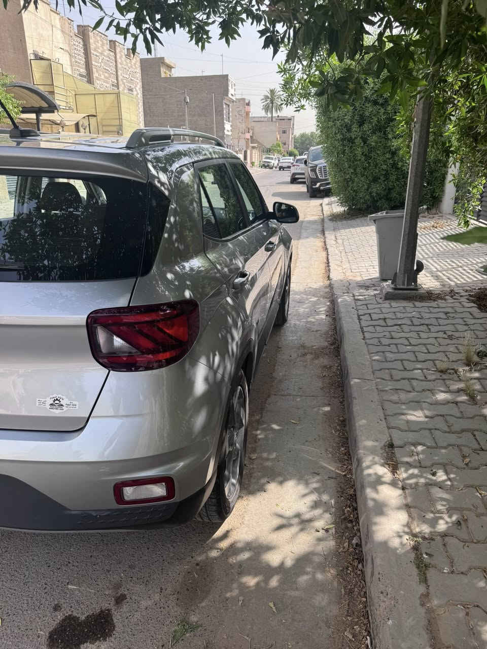 #هونداي_فينو
#موديل_2025
#مرقمة_بغداد دخول جديد 
حادثها بنيد او جاملغ يمين يعني قطعتين امبدلة ايرباك دركة فقط ماشية 16 الف ميل 
  المواصفات 

1- بصمة فتحة
3- داخل لونين
4- شاشه كبيرة كامرة دوارة 
5- فول  تحكم ستيرن جهتين  
 6- ويل كروم 
7- شاشة كبيرة كاربلي +اندرويد 
8- نظام انذار
9- مانع انزلاق
10- تراكشن منحدرات
11- وضعيات قيادة  
12- رادار تحذير جانبي 
13- رادار خلفي
14- رادار امامي
15- تحديد مسار 
16- مكينة 1600 دبل نوزل 
17- حمالات سقف
18- حساس خلفي
19- دبل بصمة 
20-تشغيل عن بعد اللايت لد و زنون
 و السيارة جديدة جدا و السيارة اجمل و أحلى بكثير من الصور ما بيها اي نقص  رقم الشاصي KMHRC8A38SU353227
السعر 125$ و بيها مجال بسيط الاتصال ***********

📍المكان : بغداد , الاعظمية
