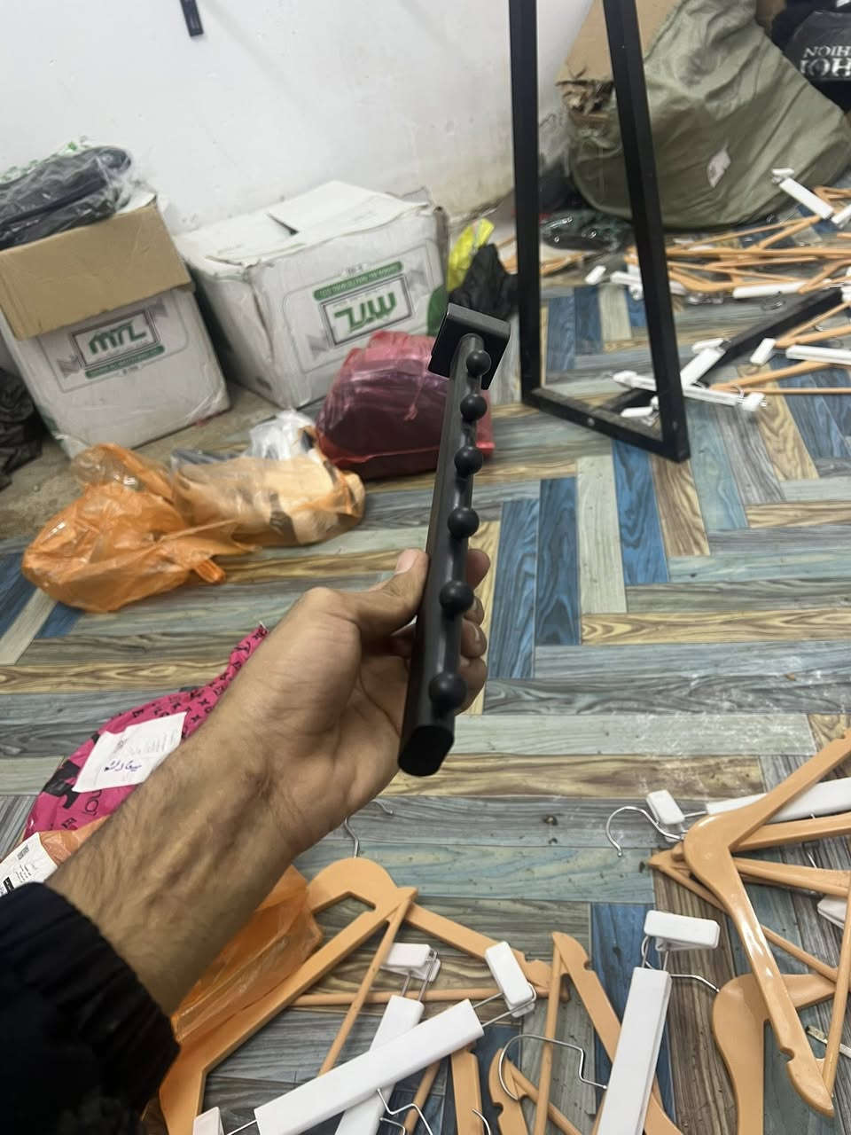 ديكور محل كلشي تحتاج موجود***********
مكاني بغداد حي اور
