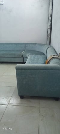 ديوان ١٠ متر خليجي باله نضافه ٩٥ بالميه للاستفسار واتساب 07705533071