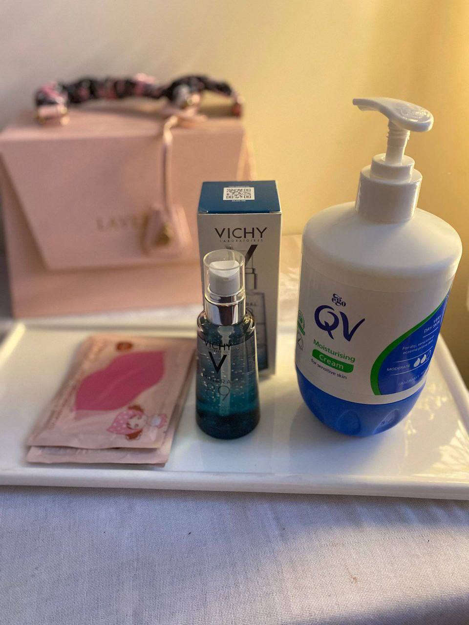 ✨ بنات لا يفوتكم هالعرض ✨
روتين عناية متكامل حتى بشرتج تصير أنعم، أنضر، ومليانة ترطيب من أول استخدام 💙

يشمل:
• ترطيب عميق للبشرة
• نضارة وإشراقة طبيعية
• عناية بالشفايف وتنعيمها
• مناسب للاستخدام اليومي

الكمية محدودة والعرض لفترة قصيرة ⏳
اللي تحب تعرف التفاصيل أو تطلب تكتب تم أو تراسلنا خاص 📩

💌 التوصيل متوفر
🔥 سعر العرض مفاجأة


**إذا كنت صاحب هذا الإعلان وتريد حذفه لأي سبب، رجاءا أرسل رسالة إلى الدعم الفني**