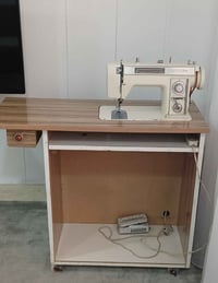 مكينة خياطة • يابانية • ٢٤ غرزة