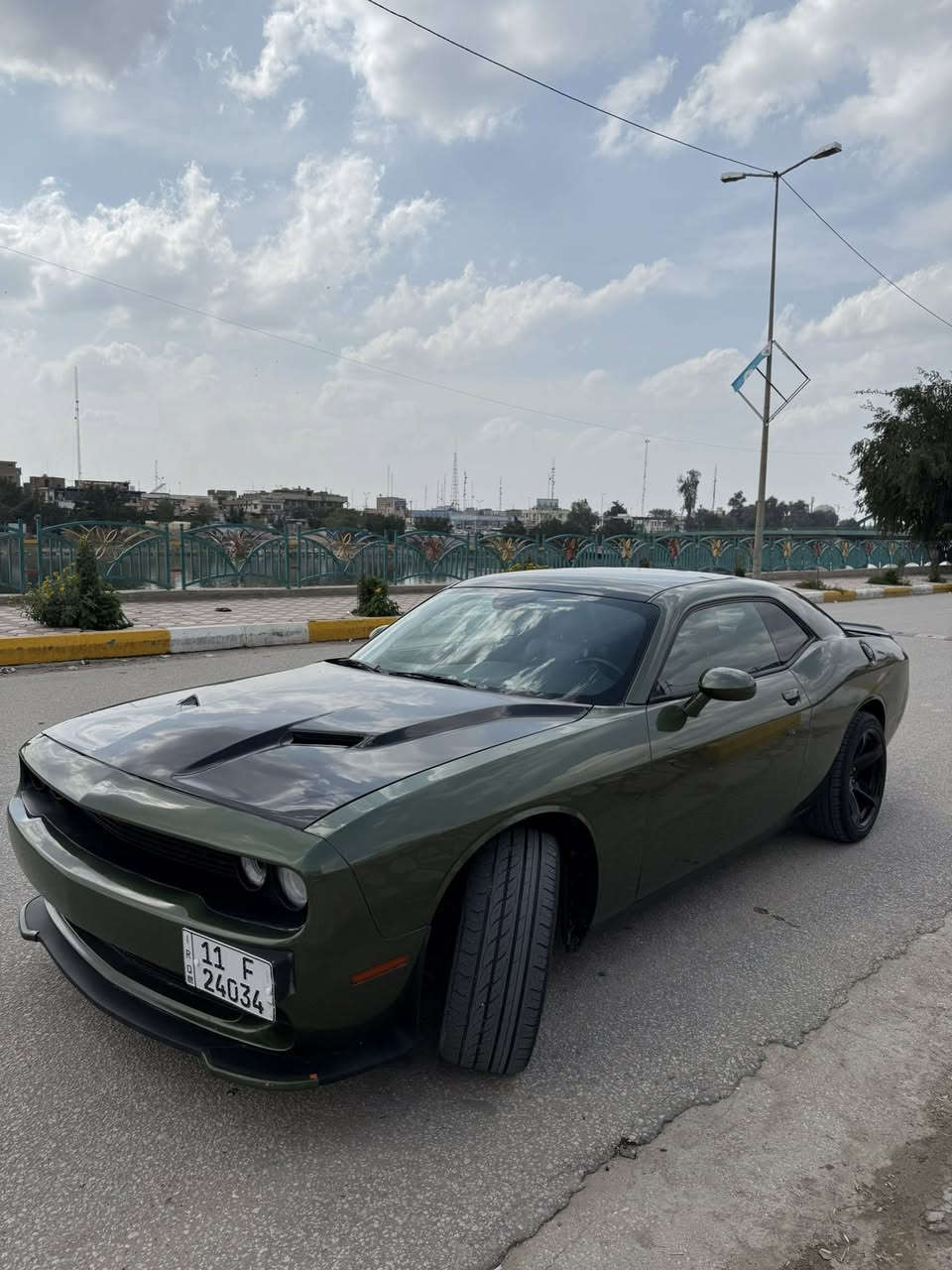 السلام عليكم
جالنجر  وارد امريكي – بجم كبس شرط بدون حادث سيارة
بيه قطعه كلير وحده جاملغ ايسر خلفي
سيارة نظيفة جداً بحالة ممتازة، 
مناسبة للاستخدام اليومي مع أداء قوي واعتمادية عالية
المواصفات:
الموديل :2018
الفئة: SXT
المحرك: V6 سعة 3600 سي سي
العداد: 66 ميل 
تشغيل عن بعد 
سيارة ألون مميز تو كلر اصل سيارة لونين 
رقم: بغداد 
تو ويل سيارة 
الملكية: باسمي، تحويل خلال يوم واحد
الحالة: مكينه كير حداديه مكفوله سيارة 
عليه إدامة كامله 
السعر : ١٧٣$ بيه مجال قليل 
 وبراد جديد 
سنوية مجددة لغاية 2030
موقع السيارة:
كربلاء _ الحله
للاستفسار:
***********
