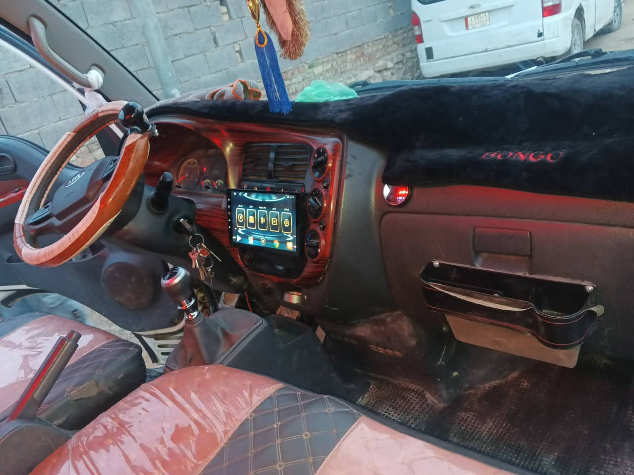 سلام عليكم كيا بنكو موديل 2016 جاهزه مجهزه السياره با أسمي مداور ثاني يوم للبيع التفاصيل عله هاذه الرقم ***********
