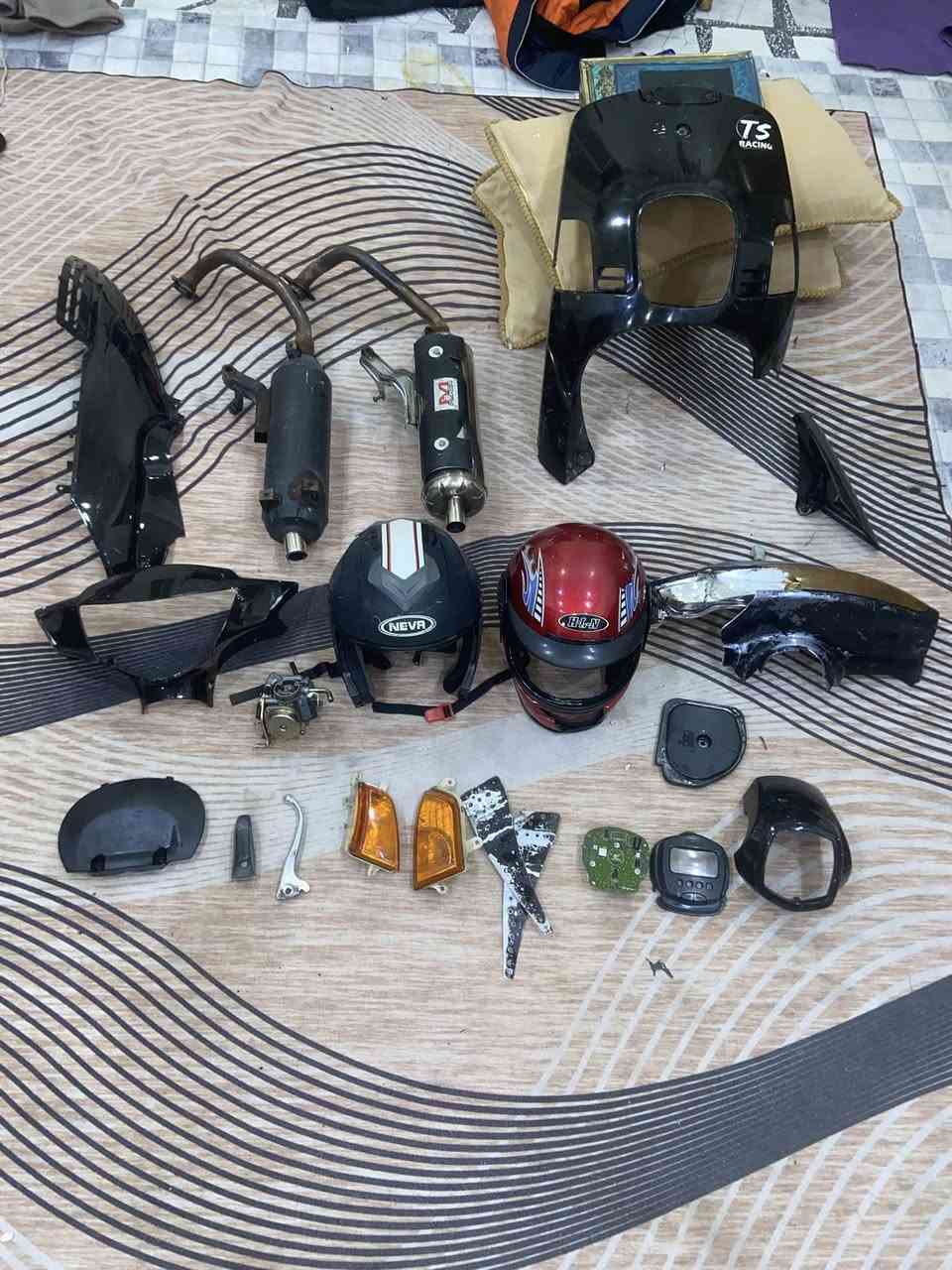 السلام عليكم شباب غراض مال دراجات بوليس وماكس وفراشه ابيع شلعه قيم بل يرضي الله وبيك خير وتدلل مكاني بغداد الدوره شارع 60 نهايت ال 120 ابيع كوم حديد بس الصلنصات مو حديد لان ثنينهن يخبلن واتساب ***********
