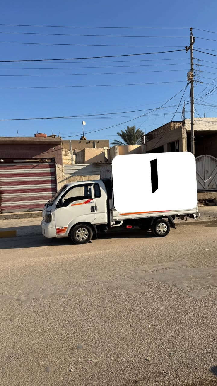 كيا بنكو للبيع موديل 2013 مكينه 2700 السياره نضيفه وخير من الله مابيها اي نقص كهربائياتها كلها شغاله تبريد شغال السياره رقم انكليزي بسمي السياره تحويل ثاني يوم السعر 104 وبيها مجال السياره نضيفه جدا للاستفسار *********** مكان السياره كربلاء اطوريج
