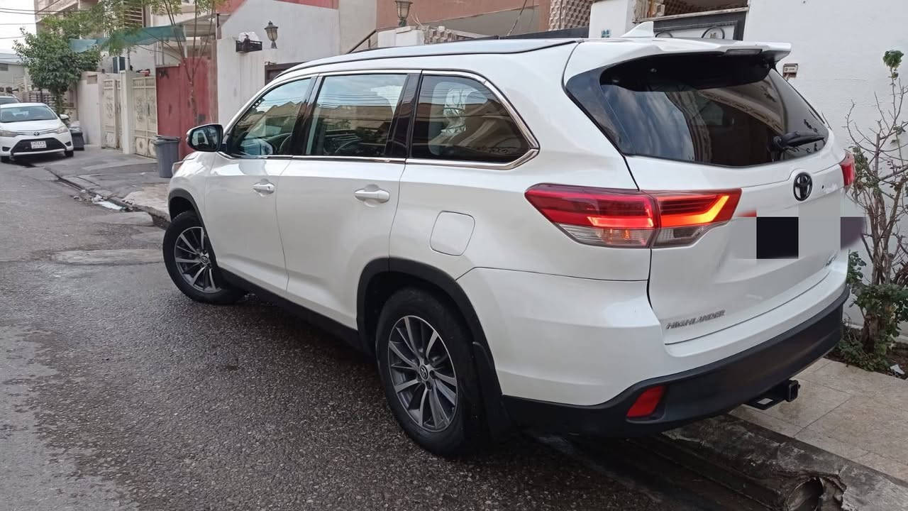 هايلندر 2019 XLI AWD
ضرر خمس قطع وربع قماره شويه ابرس الشاصي 
سعر 188 بيها مجال قليل 
تواصل واتساب ***********
